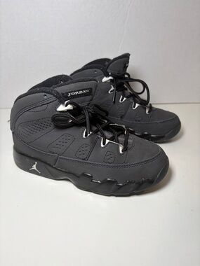 Nike Air Jordan 9 Retro sneakers in an Anthracite colorway toddler size 11